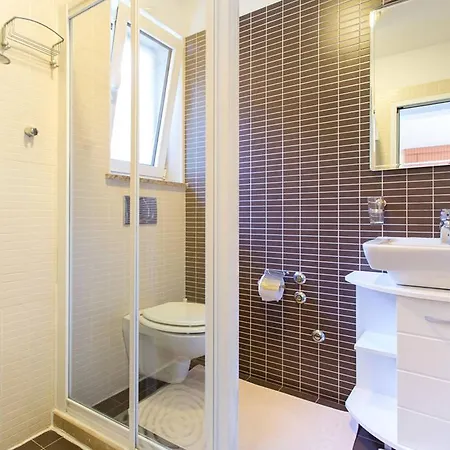 Dinka Apartament *